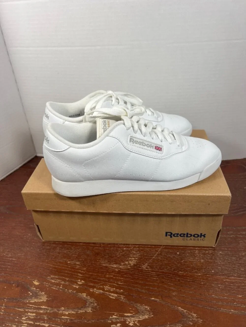 Reebok Womens Princess Classic White Sneakers Size 6.5